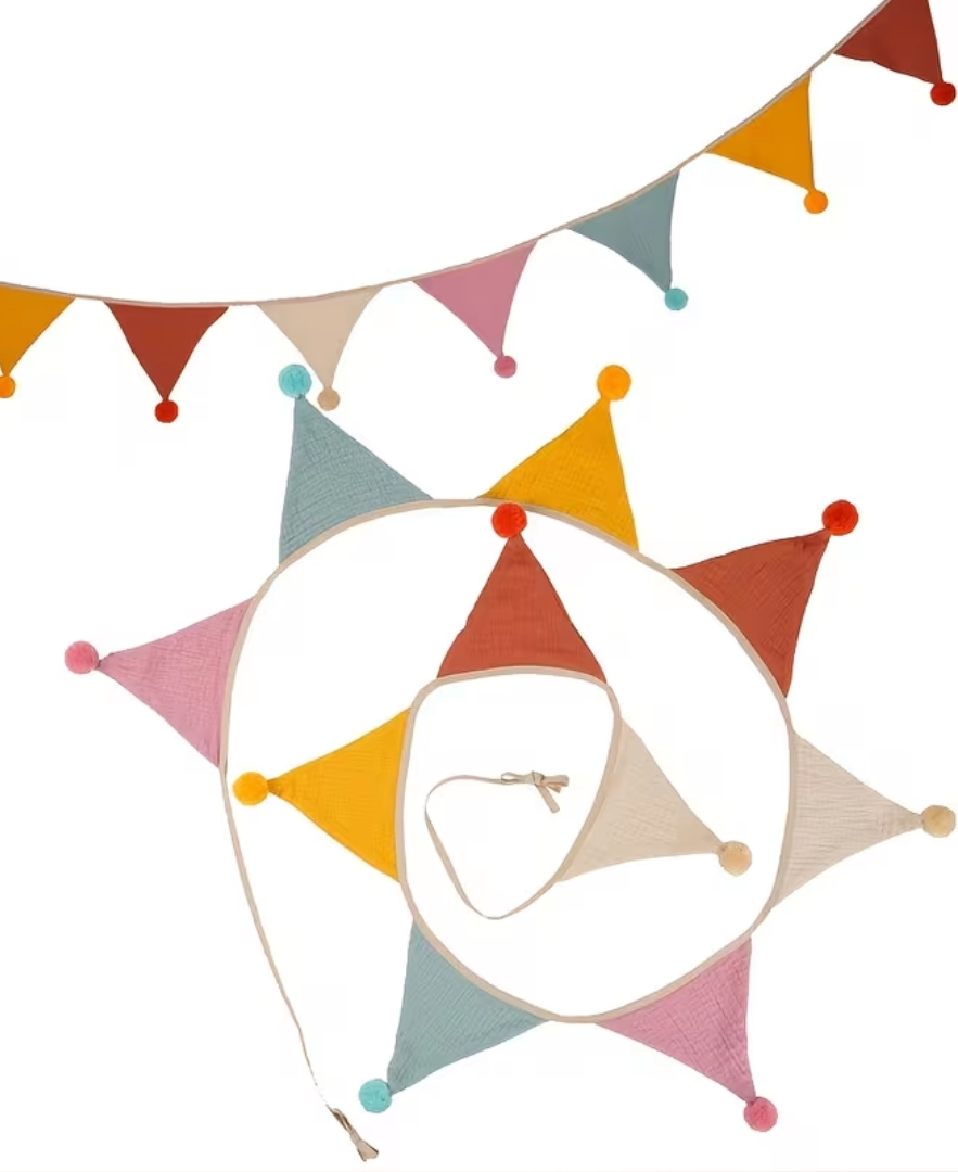 שרשרת דגלוני בד - פונפונים בגווני טבעיים