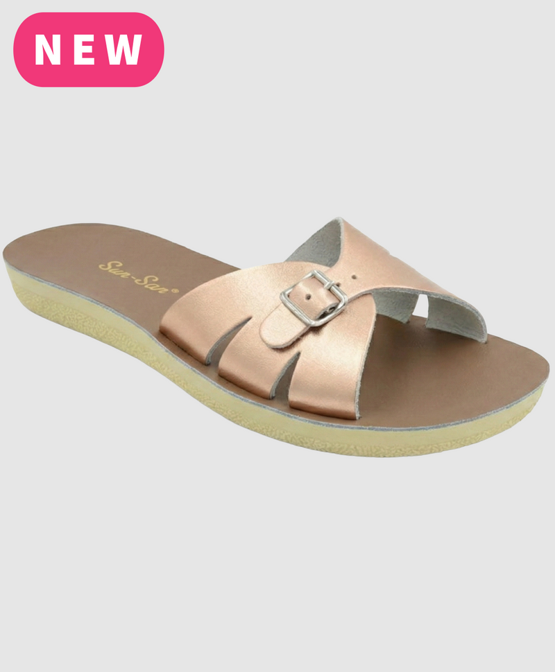 דגם בורדווק סלייד לנשים מבית סולט ווטר מציג שילוב ייחודי בין מראה הכפכף קלאסיק סלייד לבין הסוליה הרכה והמפורסמת של סנדלי סולטווטר