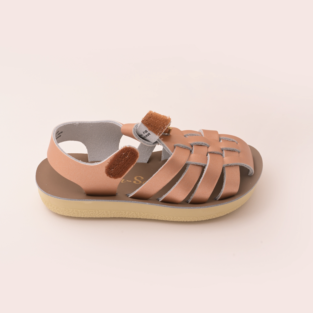 סנדלי סולט ווטר עם סגירת סקוטש לפעוטות בתחילת הליכה - עור רך ועיצוב קלאסי