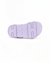 מבט על סוליה נגד החלקה של סנדלים סגולים מבית swim essentials